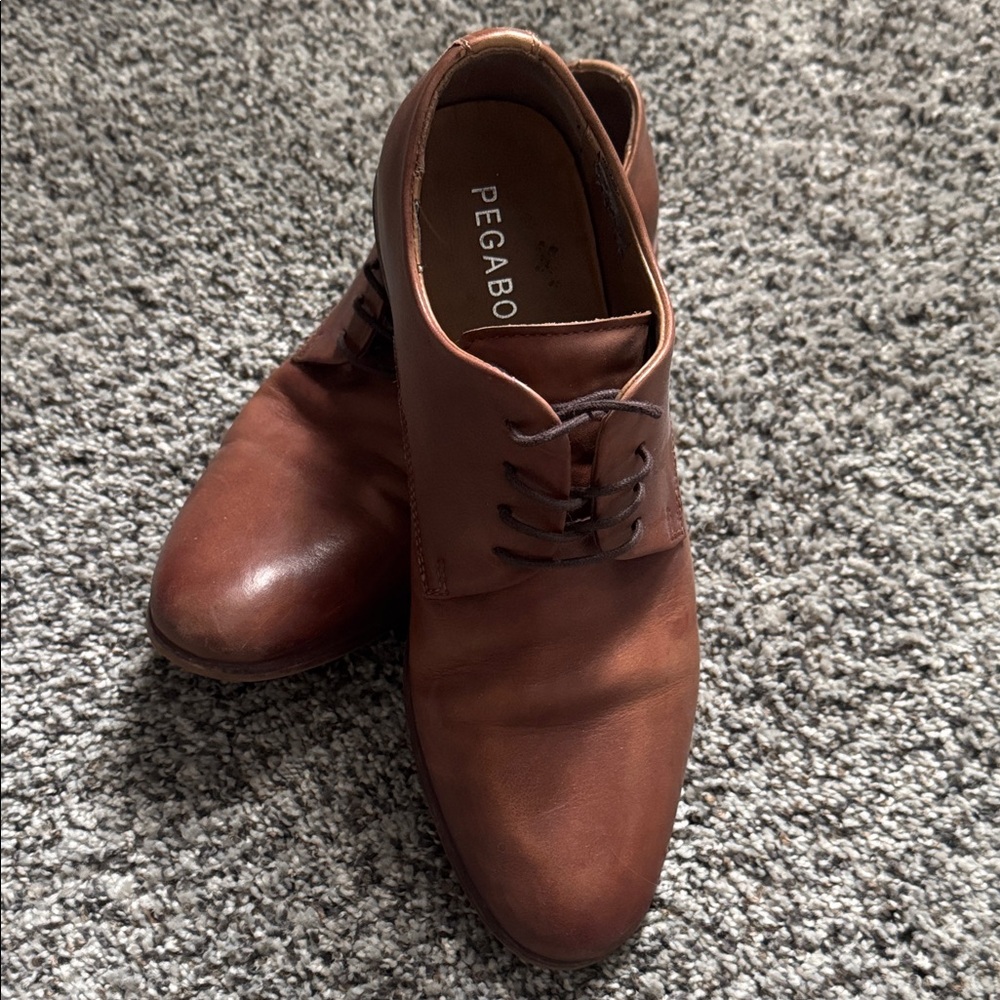 Pegabo Men's Classic Brown Oxfords